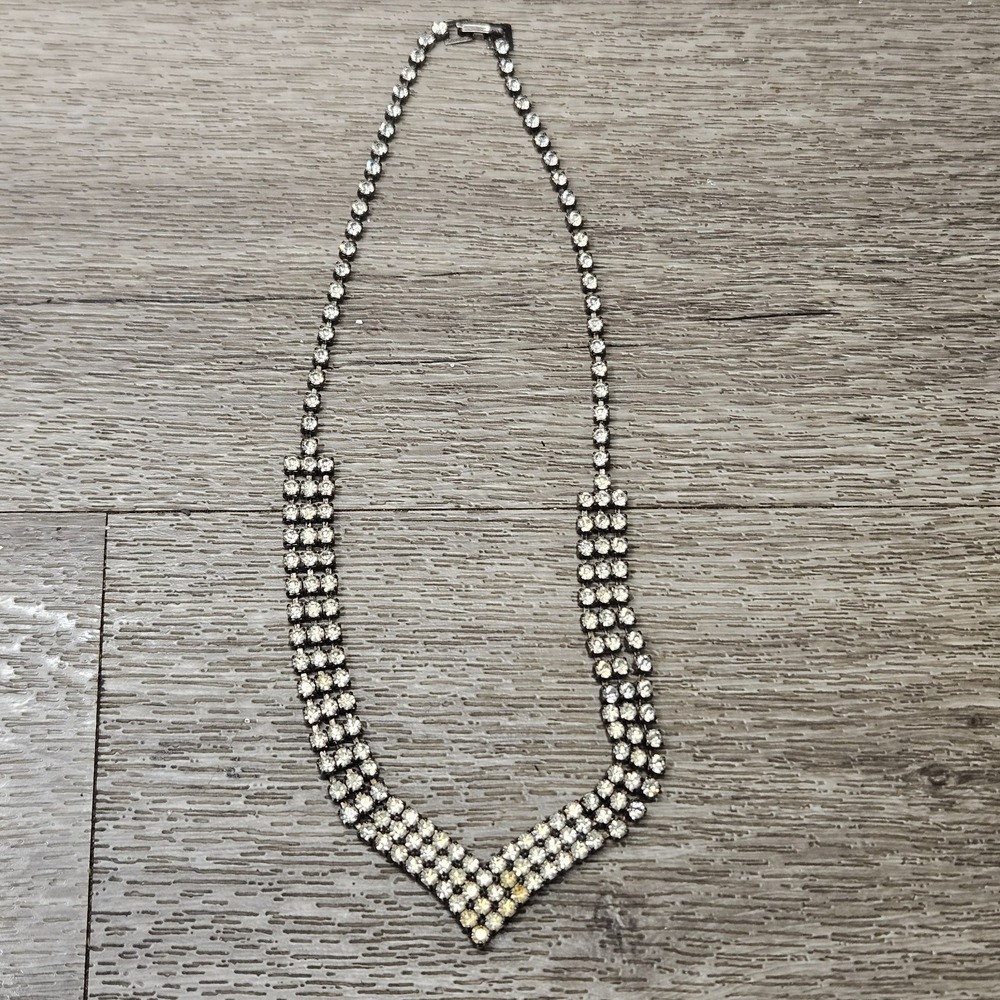 Vintage Crystal Rhinestone V shape Necklace Silver Tone Cleopatra retro